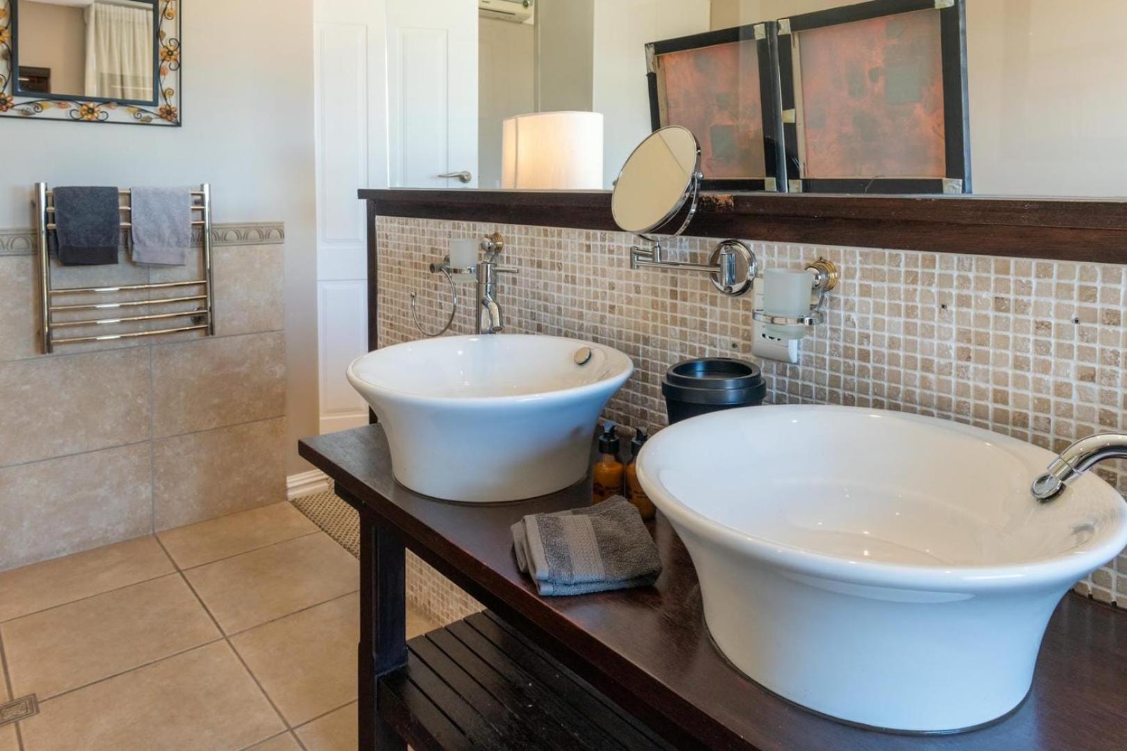 Guest House The Lazy Lion Knysna Bagian luar foto